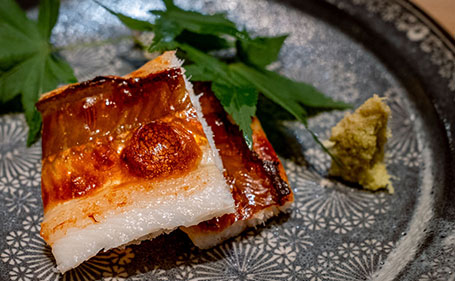 ポップアート×音楽×美味=至福の寛ぎ 斬新な趣向で寿司を味わうセレブ御用達の隠れ家