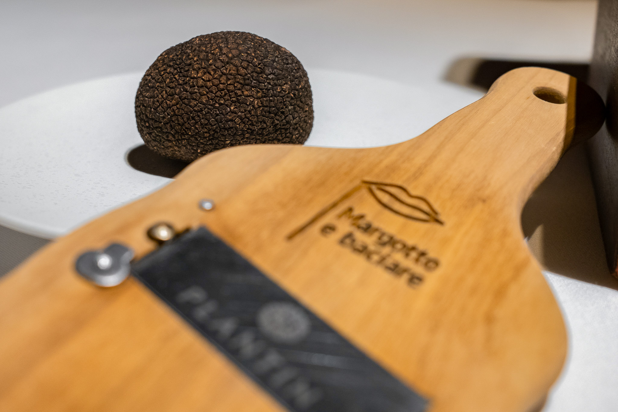 “トリュフをまるごと楽しむ”を超えた、加山シェフが描く自由なイノベーティブ・フレンチ